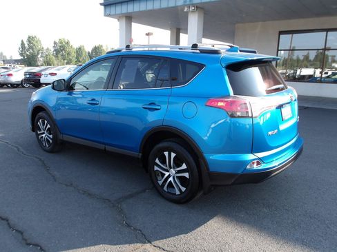 Used 2018 Toyota RAV4 LE w/ All Weather Liner Package AWD/4WD image 3