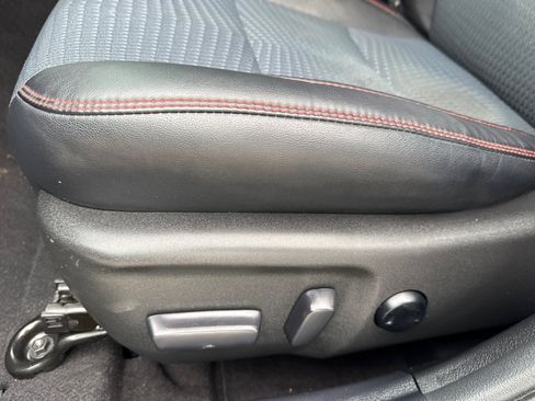 Used 2015 Toyota Camry SE FWD image 14