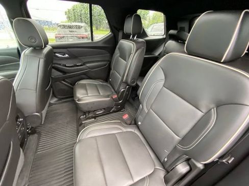 Used 2023 Chevrolet Traverse Premier AWD/4WD image 11