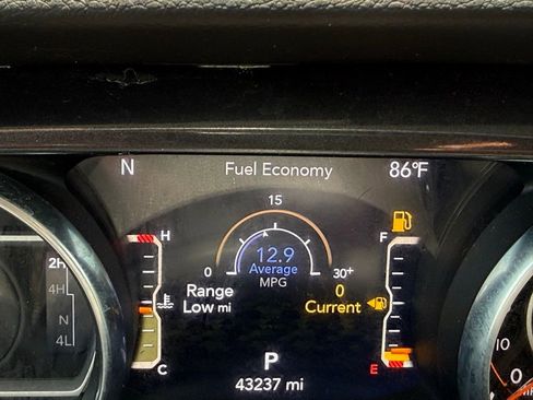 Used 2022 Jeep Gladiator Sport AWD/4WD image 16