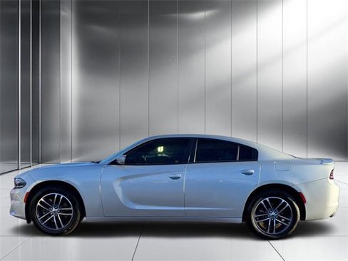 Used 2019 Dodge Charger SXT w/ Driver Confidence Group image 6