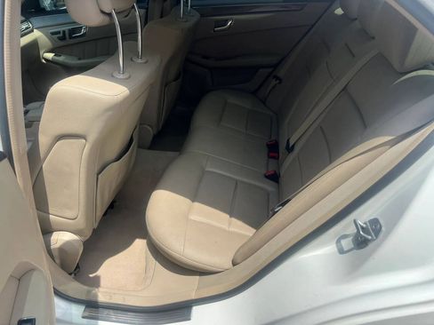 Used 2010 Mercedes-Benz E 350 4MATIC Sedan image 10