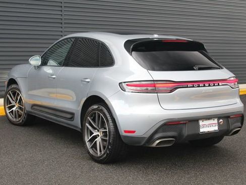 Certified 2025 Porsche Macan image 3