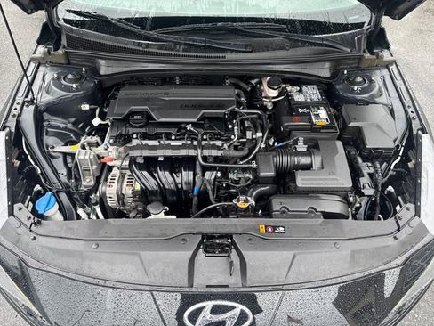 Certified 2022 Hyundai Elantra SE FWD image 22