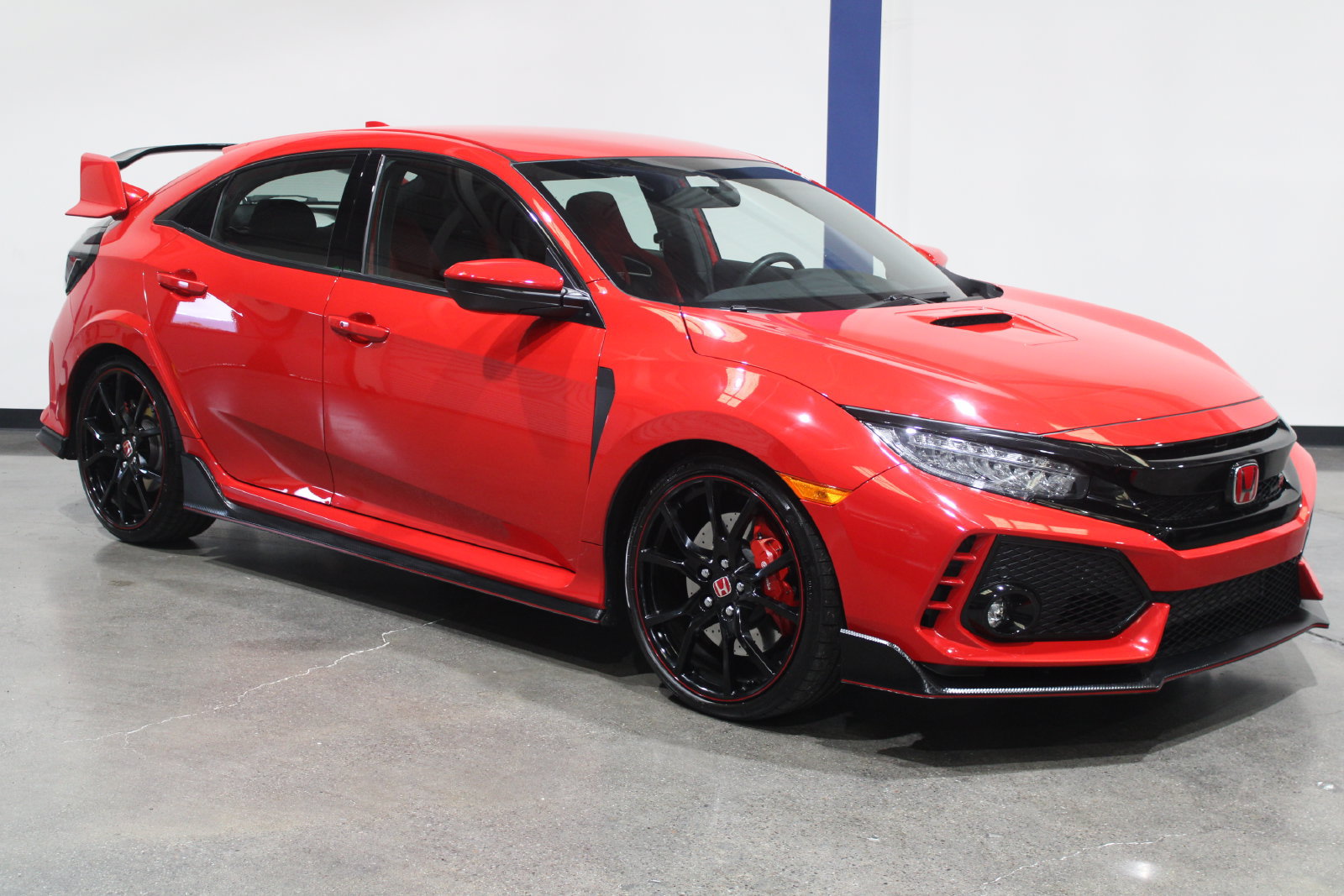 Used 2018 Honda Civic Type R image 2