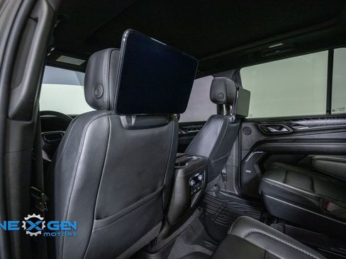 Used 2023 GMC Yukon Denali w/ Advanced Technology Package AWD/4WD image 26