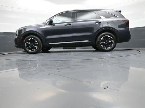 Used 2025 Kia Sorento S FWD image 32