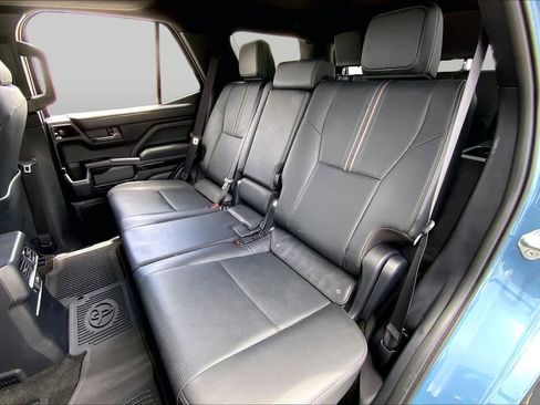 Used 2025 Toyota 4Runner Limited AWD/4WD image 20