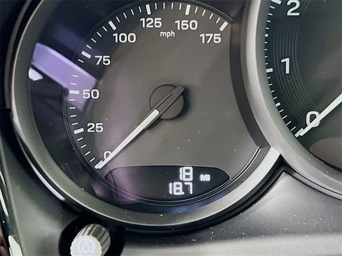 New 2026 Porsche Macan Base image 13