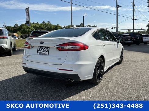 Used 2020 Ford Fusion SE w/ Equipment Group 151A image 5