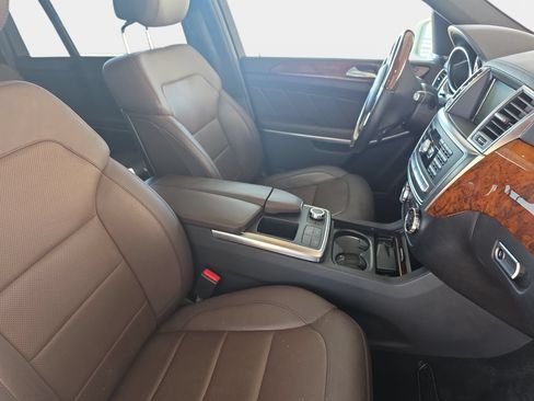 Used 2015 Mercedes-Benz GL 550 4MATIC image 10