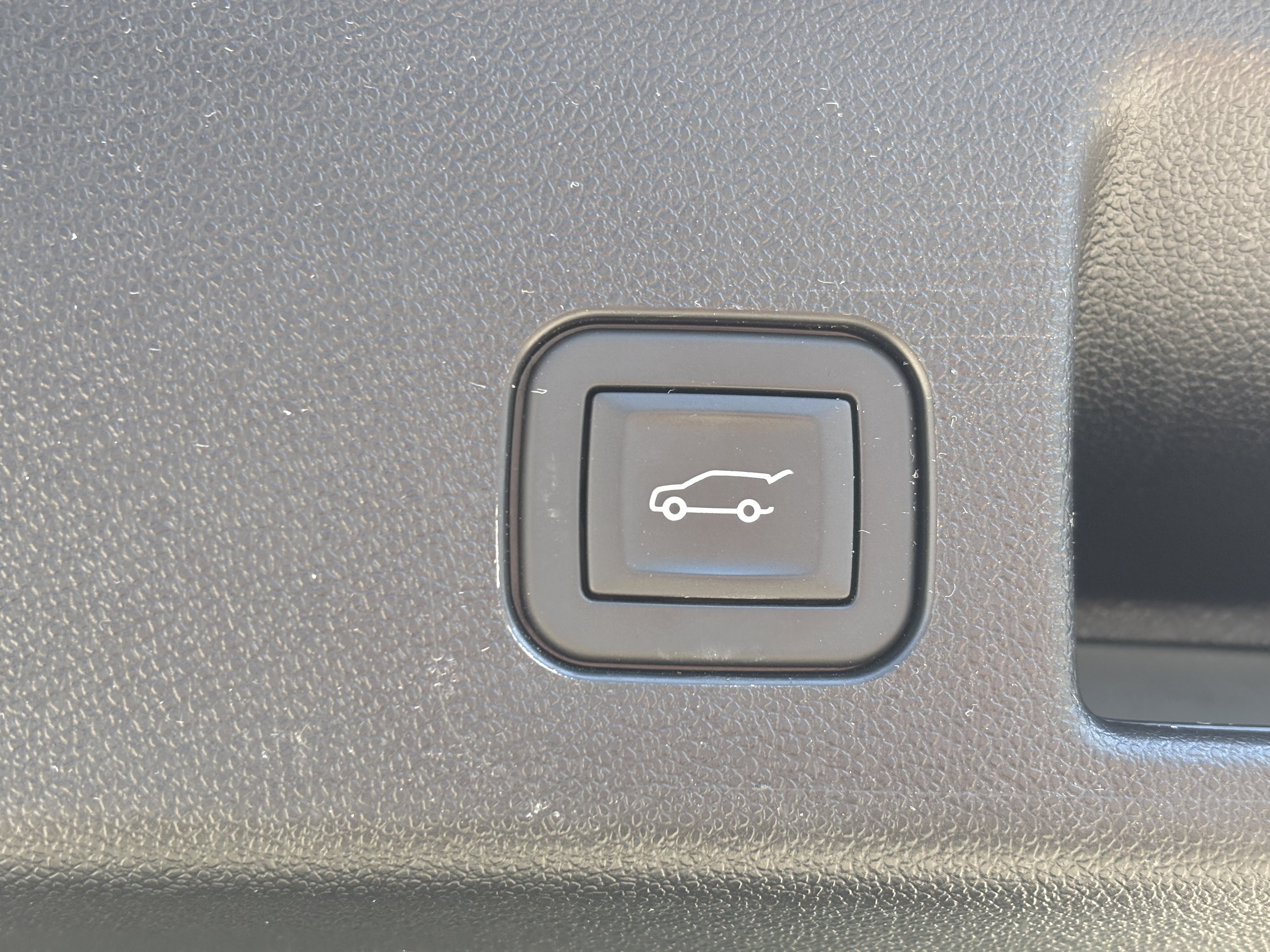 Used 2024 Chevrolet Equinox EV LT w/ Active Safety Package 3 FWD image 10