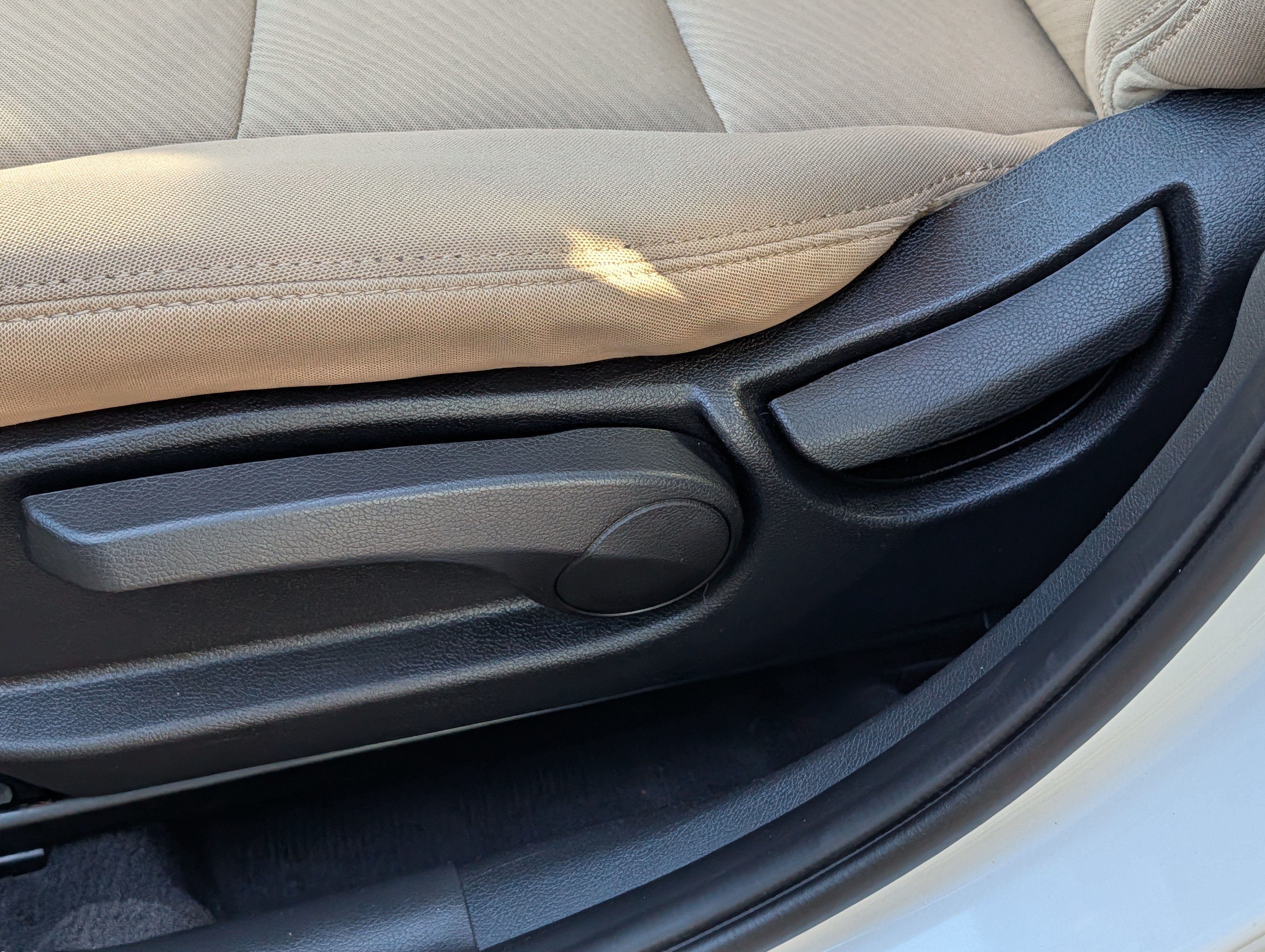 Used 2013 Hyundai Elantra GLS w/ Preferred Pkg FWD image 20