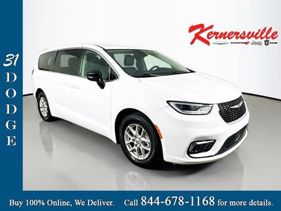 Used 2024 Chrysler Pacifica Touring-L