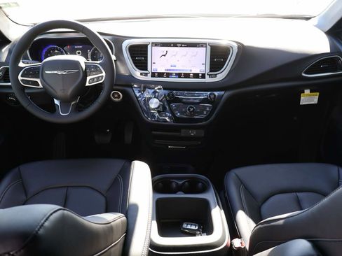 New 2026 Chrysler Voyager LX FWD image 13