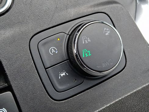 Certified 2023 Chevrolet Traverse LT image 26