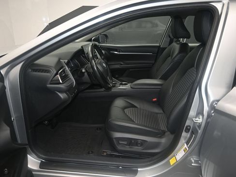 Used 2022 Toyota Camry SE FWD image 17