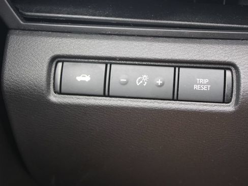 Used 2024 Nissan Altima 2.5 SR FWD image 41