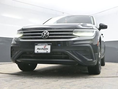 Used 2022 Volkswagen Tiguan SE image 34