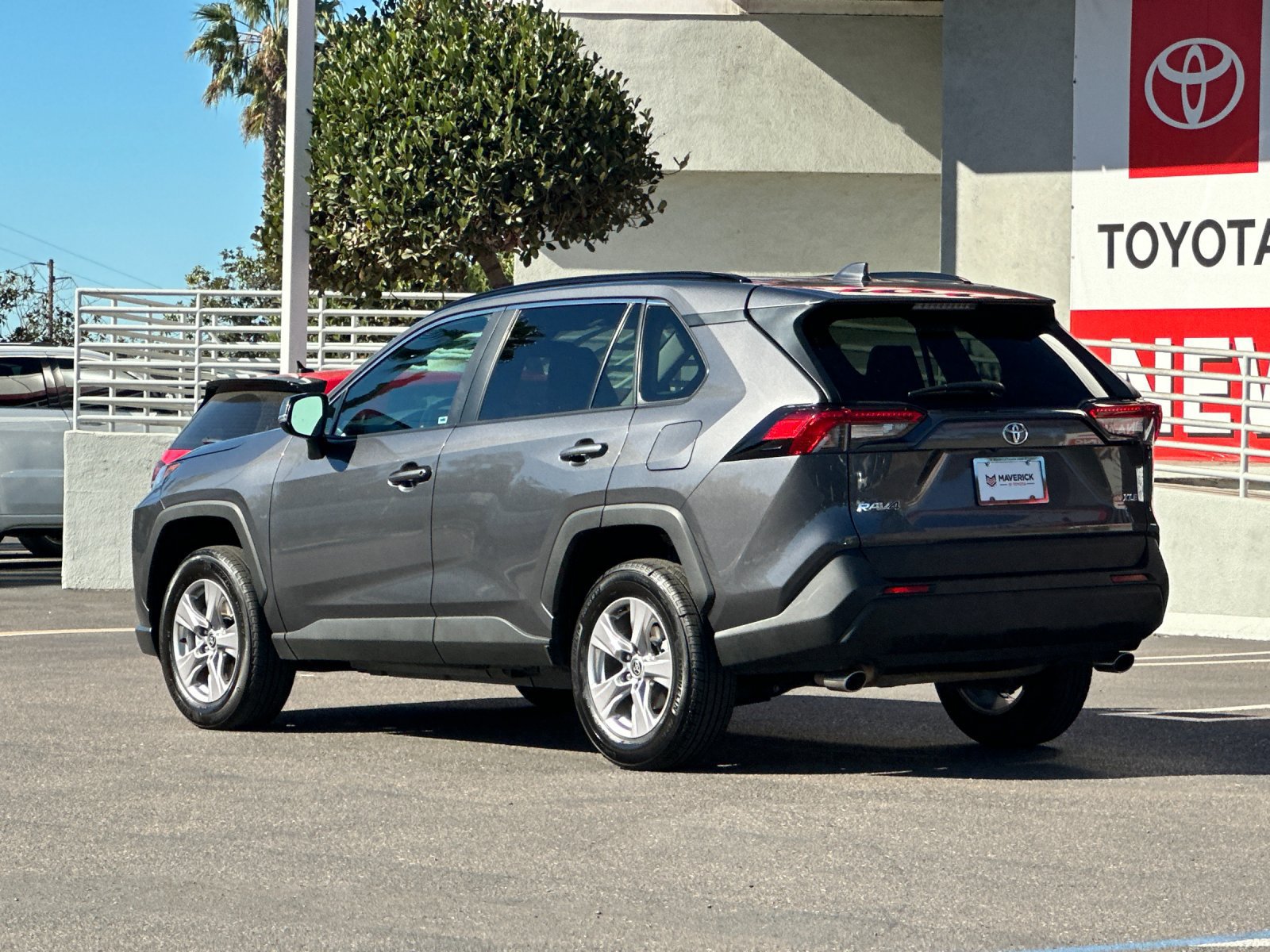 Used 2025 Toyota RAV4 XLE FWD image 3
