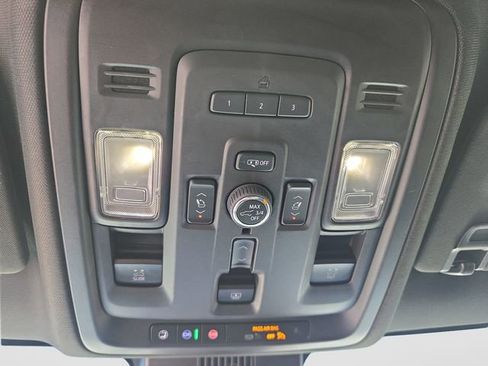 Used 2023 GMC Yukon Denali AWD/4WD image 26