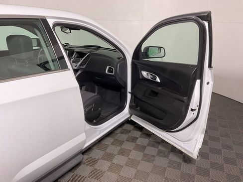 Used 2016 Chevrolet Equinox LS image 31