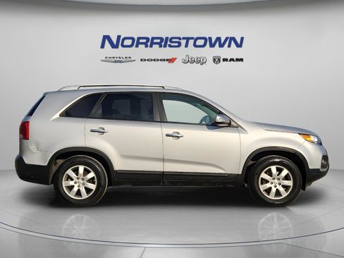 Used 2013 Kia Sorento LX w/ Convenience Pkg image 7