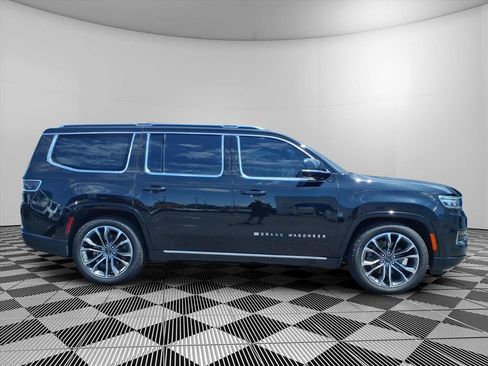 Used 2023 Jeep Grand Wagoneer Series III AWD/4WD image 30