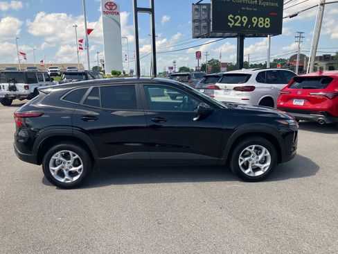 Used 2026 Chevrolet Trax LS w/ LS Convenience Package FWD image 8