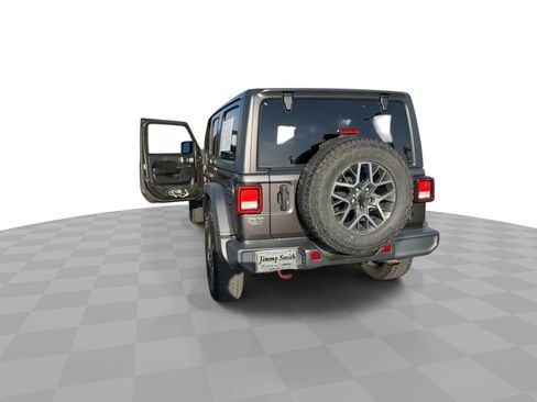 Used 2021 Jeep Wrangler Unlimited Rubicon AWD/4WD image 2