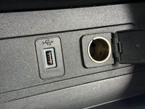 Used 2017 Ford Escape SE FWD image 32