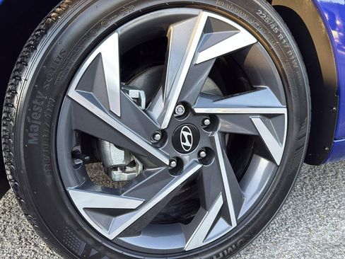 Used 2025 Hyundai Elantra Sport image 9