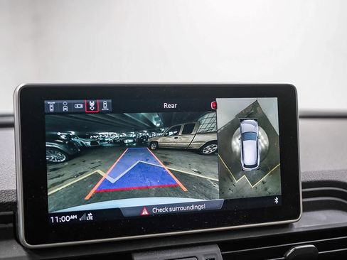 Used 2020 Audi Q5 e Prestige w/ Prestige Package image 26