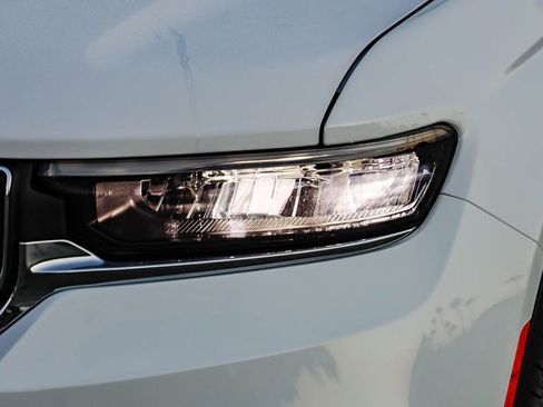 New 2025 Jeep Grand Cherokee Laredo X w/ Luxury Tech Group I image 5