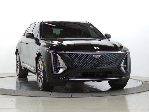Certified 2024 Cadillac Lyriq Luxury AWD/4WD image 10