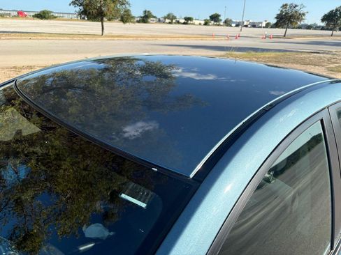 Used 2011 MAZDA MAZDA3 i Touring FWD image 7