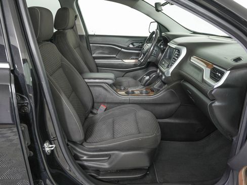 Used 2019 GMC Acadia SLE image 9