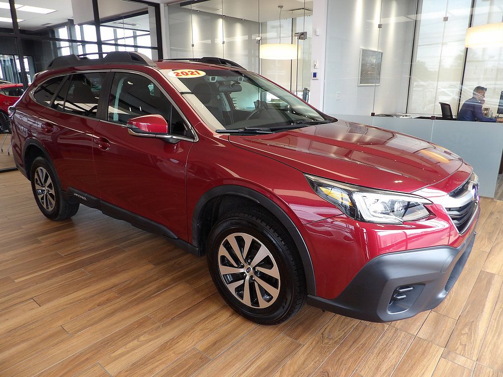 Used 2021 Subaru Outback Premium AWD/4WD image 3