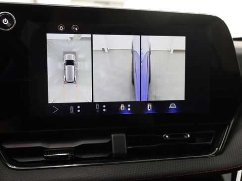 Used 2025 Chevrolet Equinox RS w/ Safety and Technology Package AWD/4WD image 21