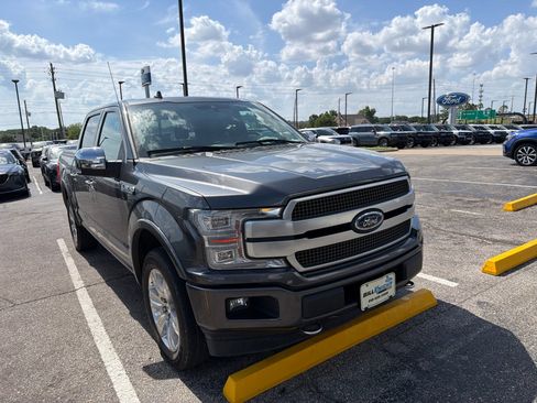 Used 2019 Ford F150 Platinum w/ Equipment Group 701A Luxury AWD/4WD image 5