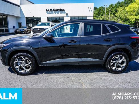 Used 2025 Chevrolet Trax LT FWD image 6