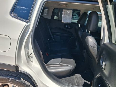 Used 2018 Jeep Compass Limited AWD/4WD image 6