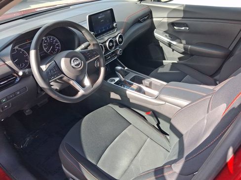 Used 2025 Nissan Sentra SR FWD image 18