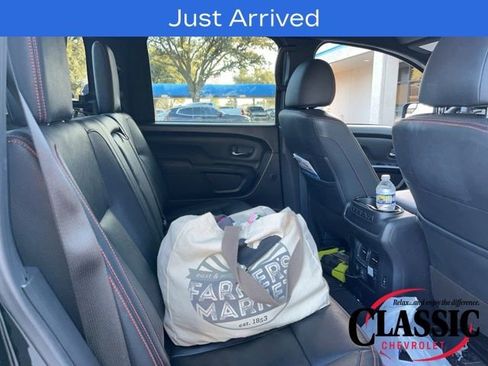 Used 2021 Nissan Titan PRO-4X w/ Pro-4x Convenience Package image 11