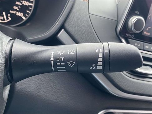 Used 2022 Nissan Altima 2.5 SR image 23