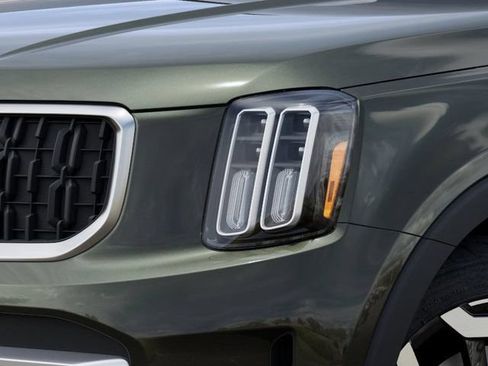 Used 2025 Kia Telluride EX w/ EX Captain's Chair Package AWD/4WD image 10