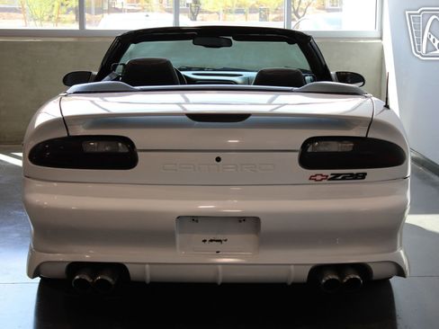 Used 2000 Chevrolet Camaro Z28 RWD image 26