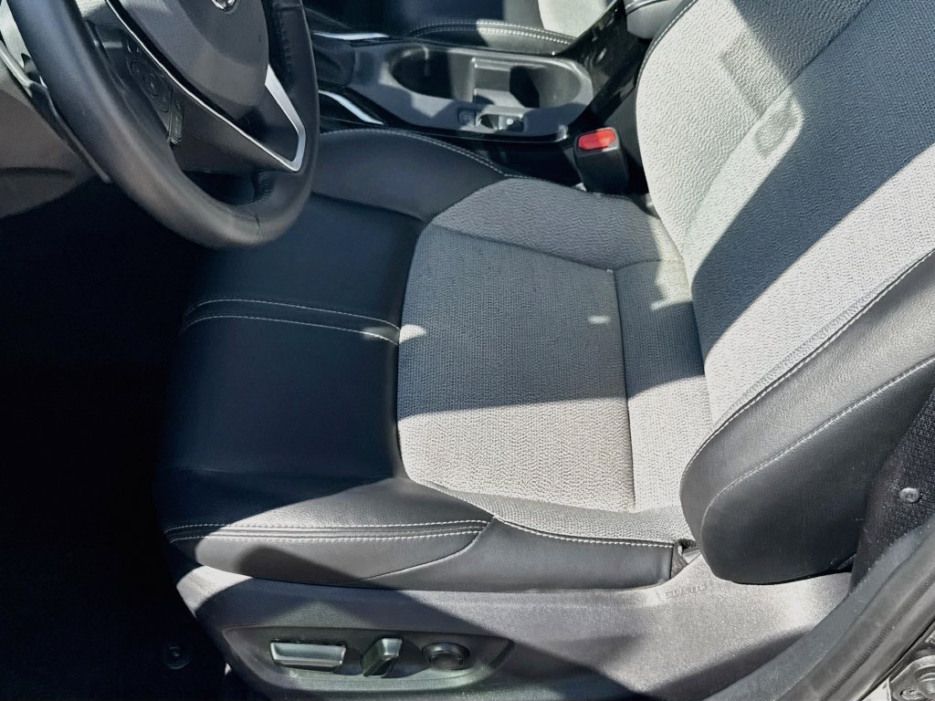 Used 2025 Toyota Corolla XSE FWD image 18