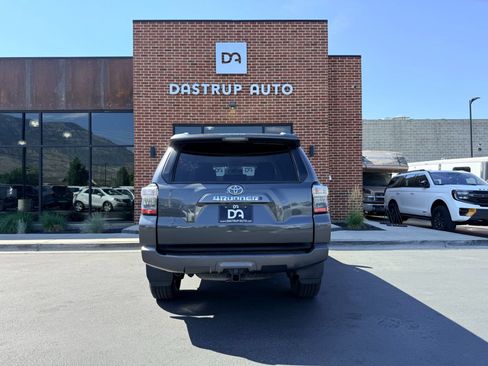 Used 2016 Toyota 4Runner SR5 AWD/4WD image 7
