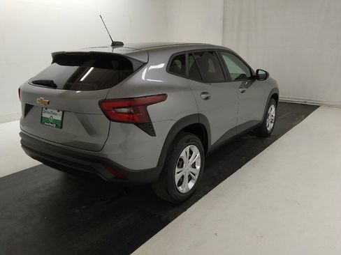 Used 2024 Chevrolet Trax LS w/ Driver Confidence Package FWD image 9